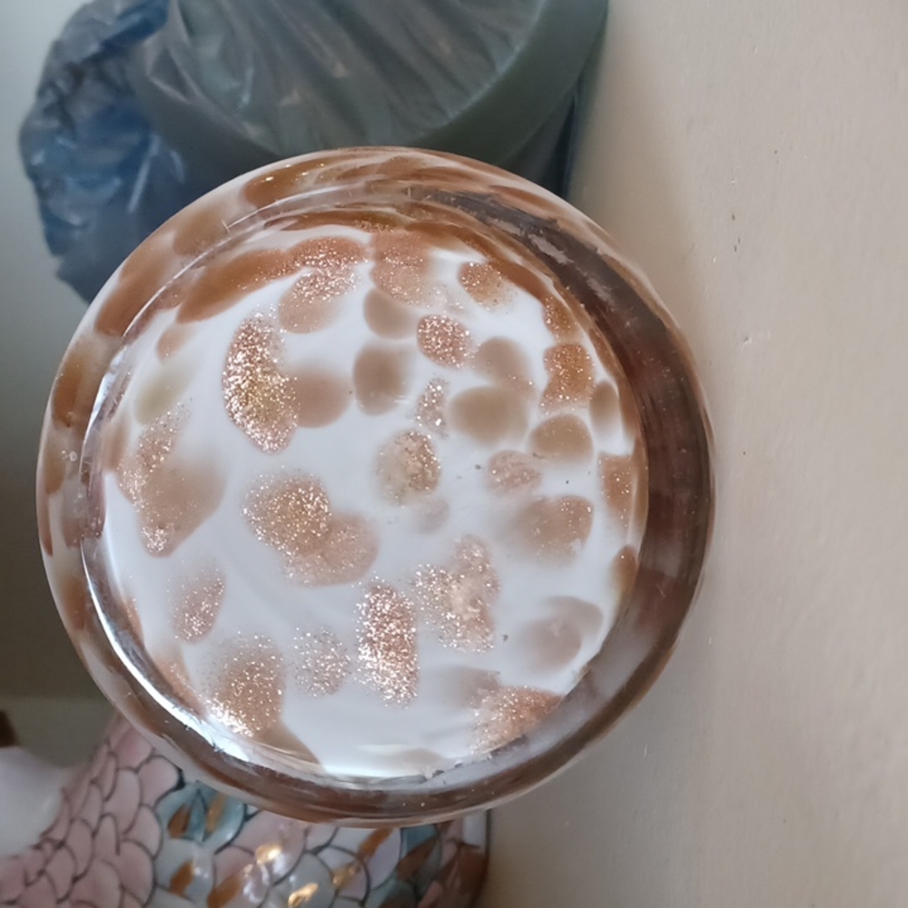 Candle vase, white & gold, 4.25" tall, 3.5" dia - Picture 4 of 4